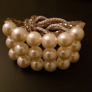 Pearl bracelet